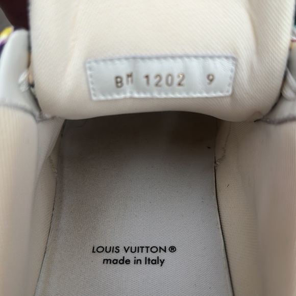 Louis Vuitton 
LV Trainer Comic Low Top Sneakers 
From the 2023 Collection - Picture 3 of 5